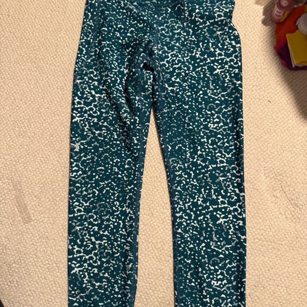 Womens size medium under armour side pocket leggings